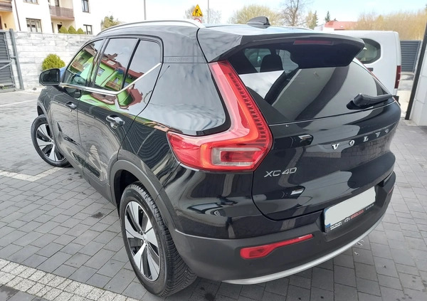 Volvo XC 40 cena 165000 przebieg: 5500, rok produkcji 2023 z Sędziszów Małopolski małe 379